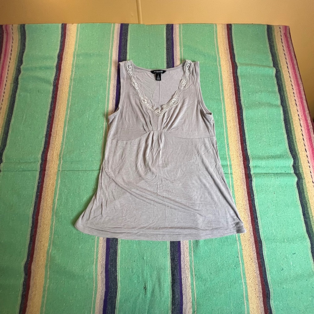 Ambrielle Tank Top Womens Small Gray Lace Trim Empire Waist Sleeveless Cami